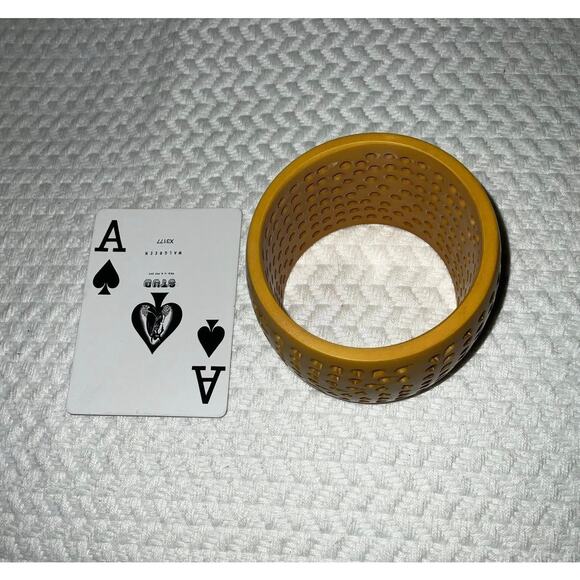 Iris Apfel & Bajalia Yellow Resin Bangle Bracelet Carved Cutout Tribal Style - Picture 4 of 6